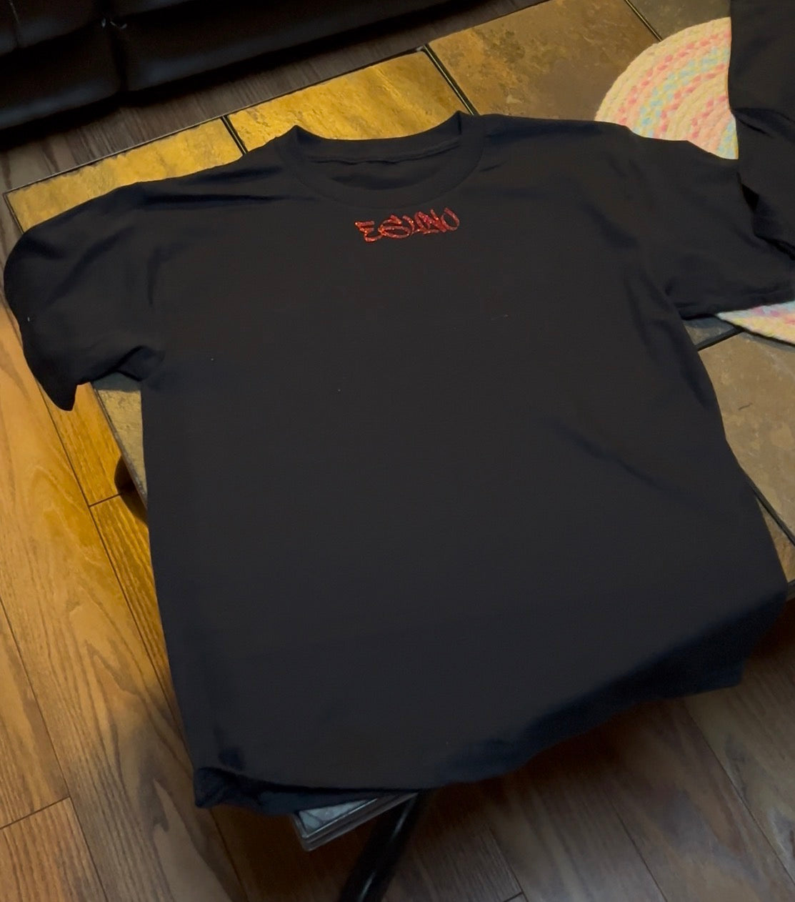 Black red glitter Esuno T-shirt
