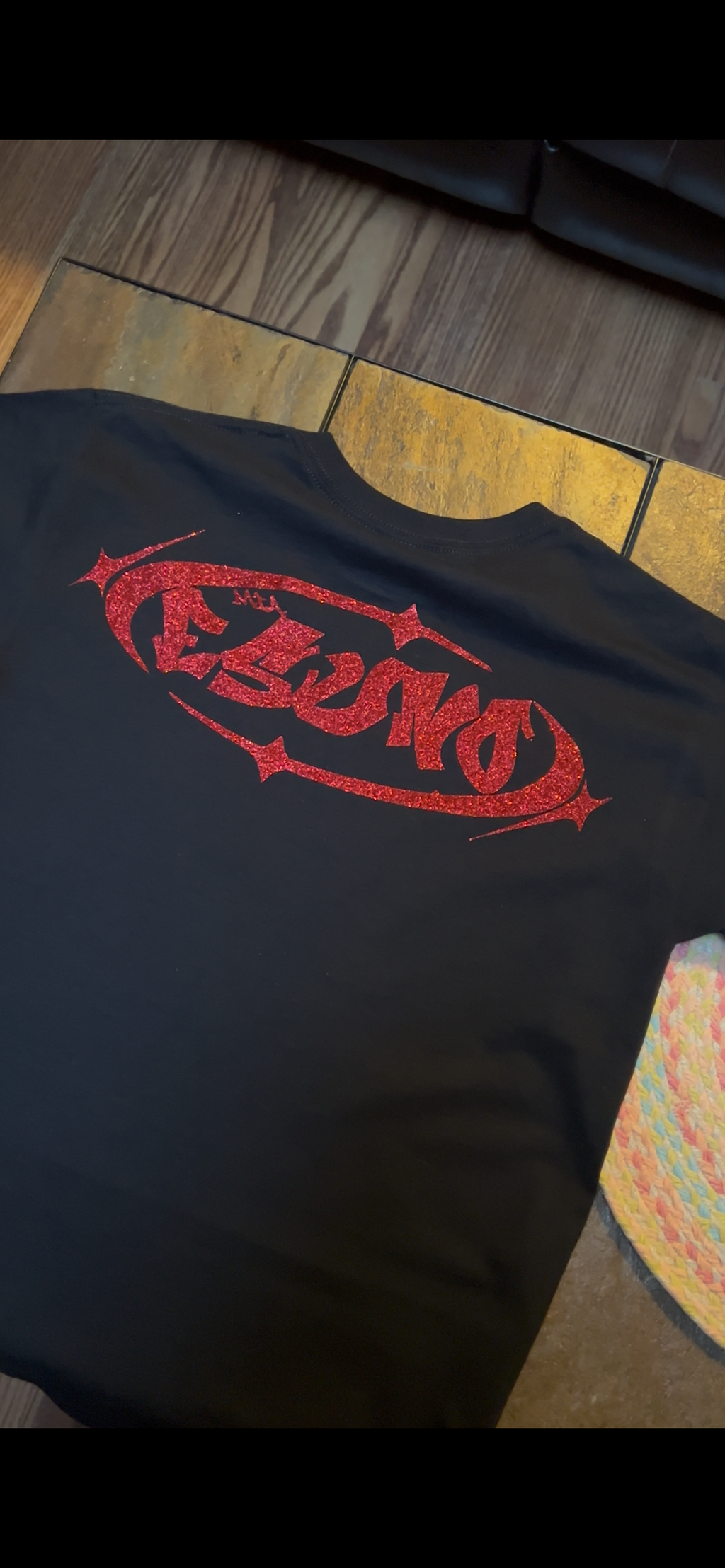 Black red glitter Esuno T-shirt