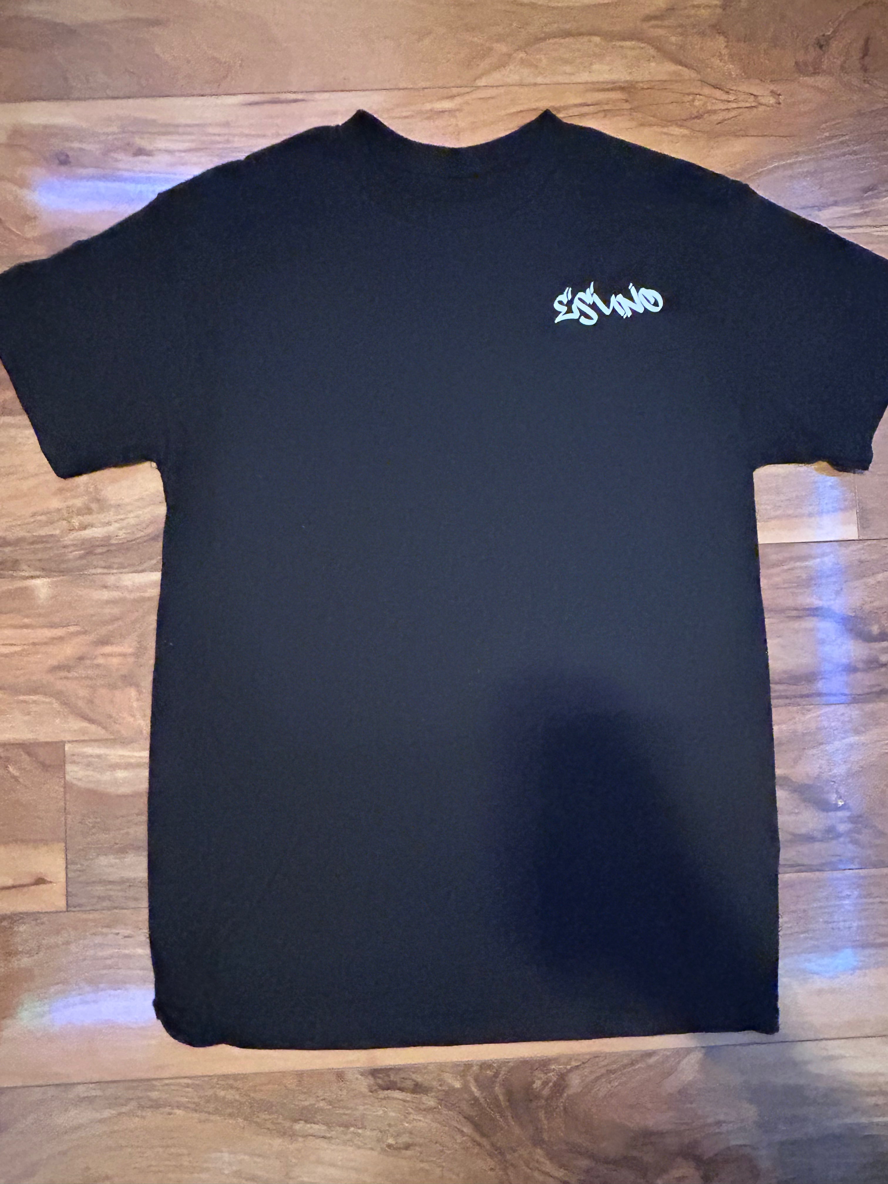 Normal black and White Esuno T-shirt ￼